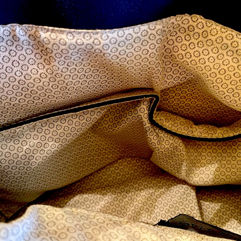 Black Rivet brand, blue leather purse from Wilsons Leather - Picture 4 of 7